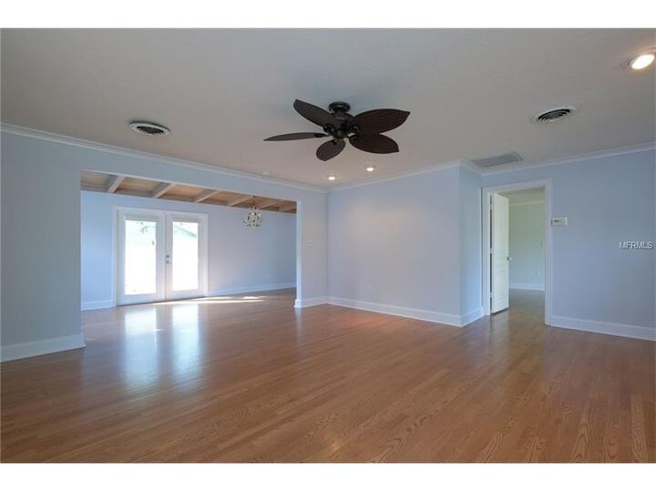 Property Photo:  1750 Bay View Drive  FL 34239 