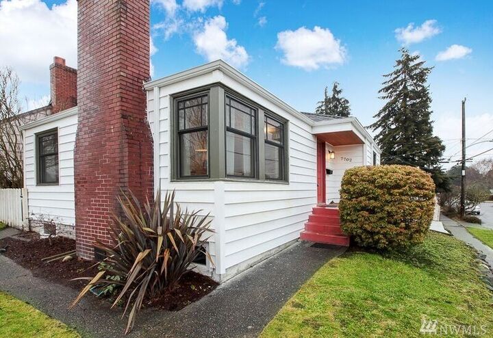 Property Photo:  7702 Jones Ave NW  WA 98117 