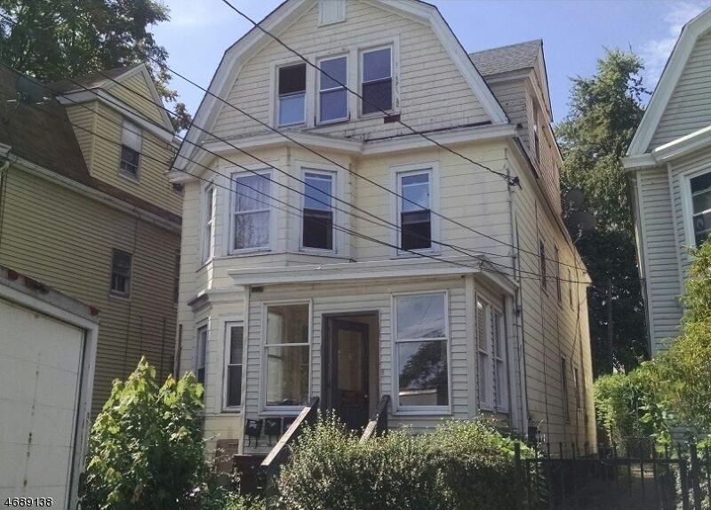 Property Photo: 318 Gist Pl NJ 07050