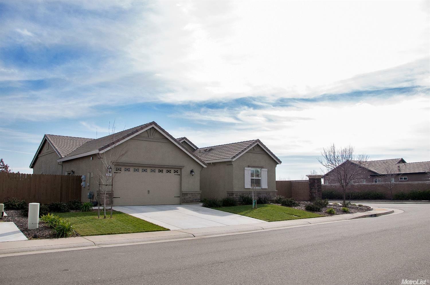 Property Photo: 3481 Listan Way CA 95670