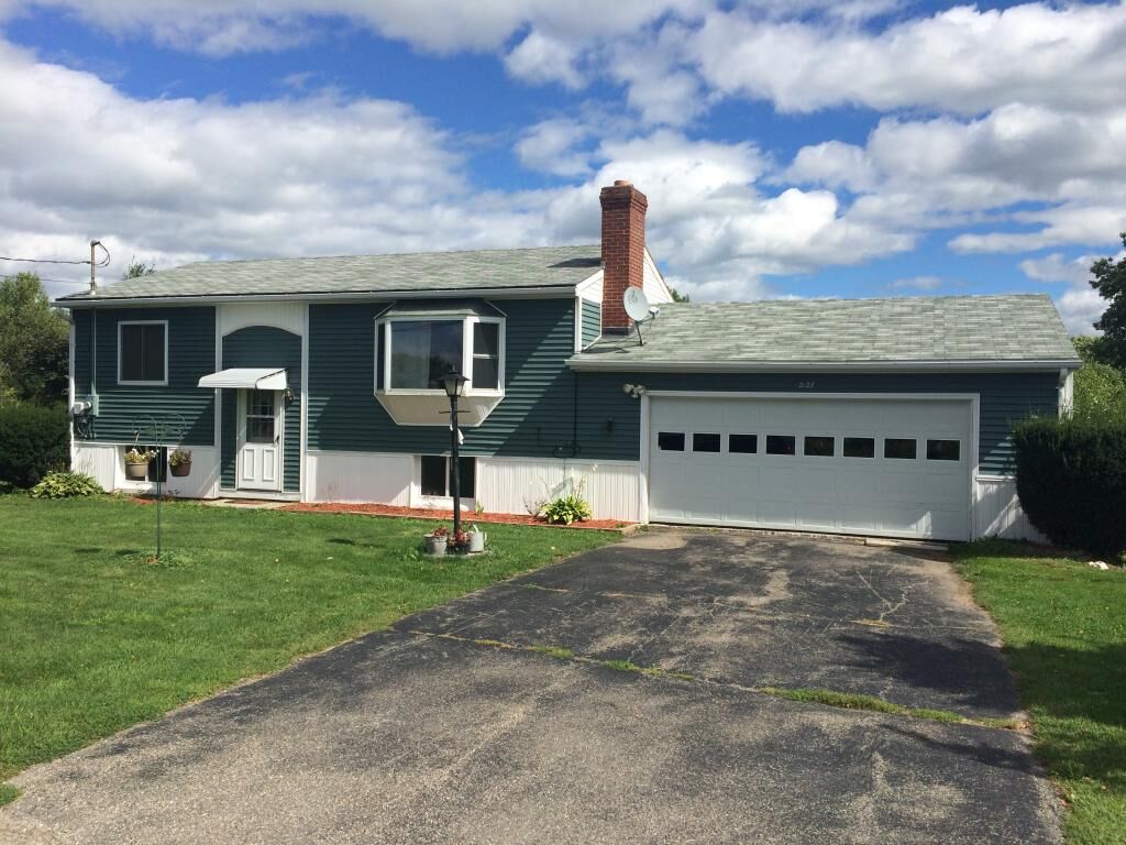 Property Photo: 2127 Hathaway Point Road VT 05478