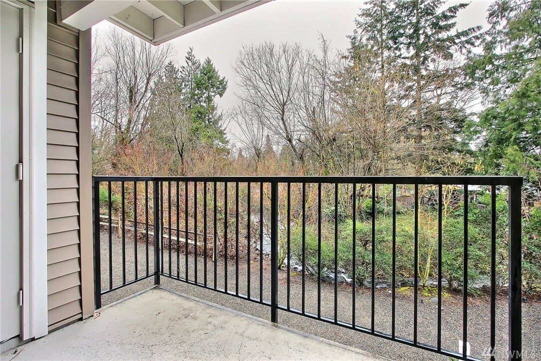 Property Photo: 10619 SE 261st Place E202 WA 98030