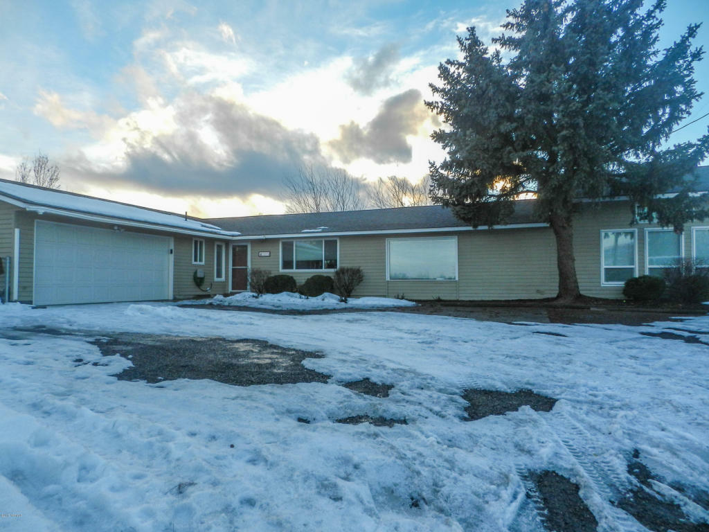 Property Photo: 3370 N Wenas Rd WA 98942
