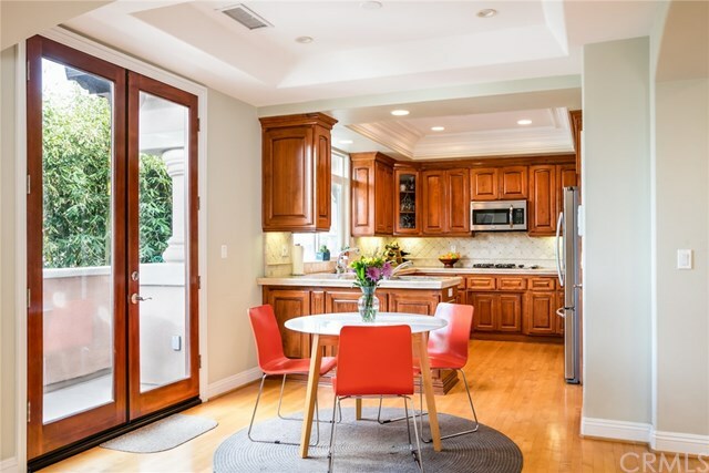 Property Photo: 2411 Carnegie Lane C CA 90278