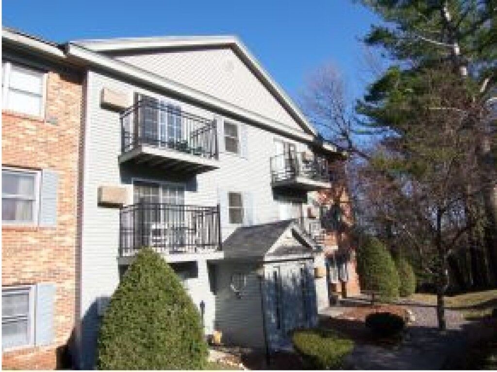 Property Photo:  11 Saint James Place 1114  NH 03062 