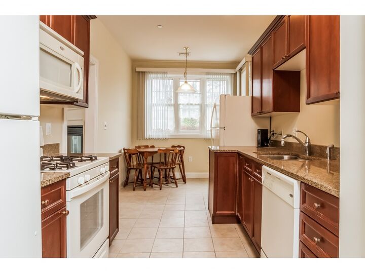 Property Photo: 160 Daniel Webster Highway 102 NH 03060