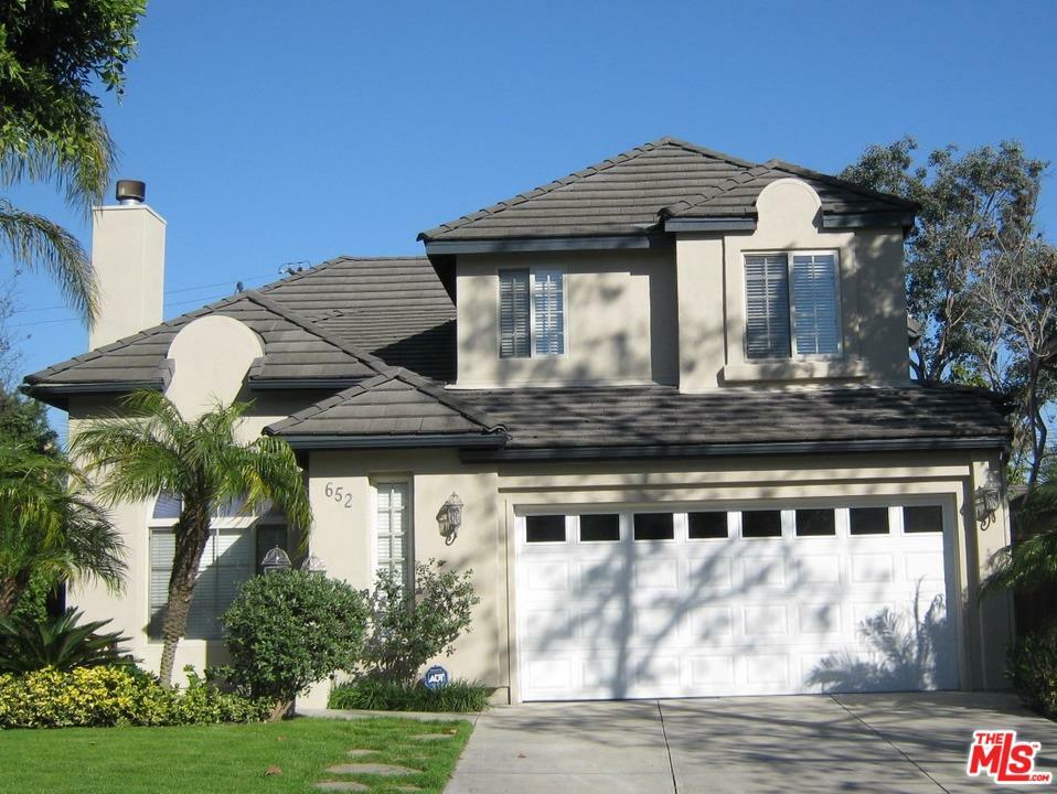 Property Photo:  652 S Mansfield Ave  CA 90036 