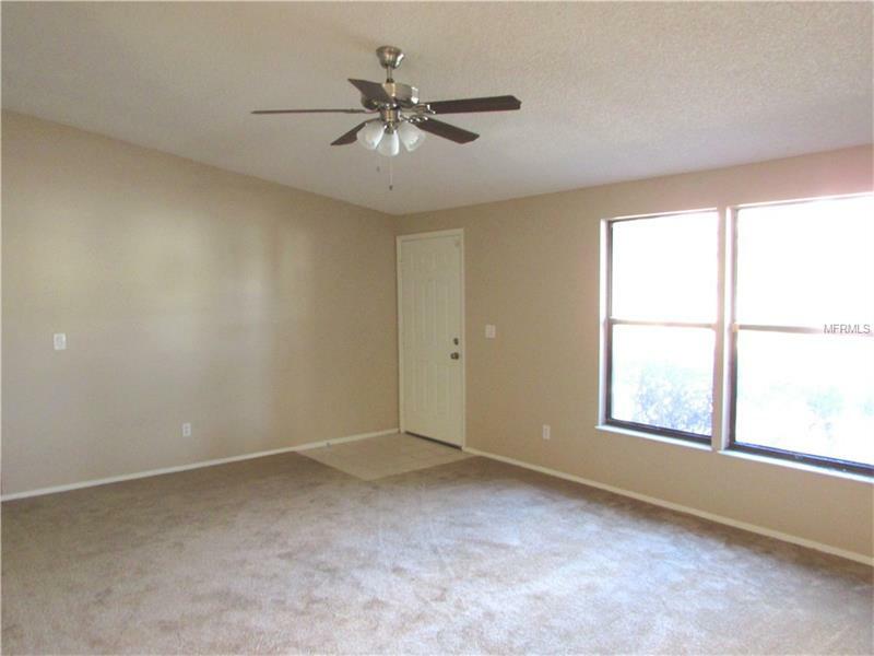 Property Photo: 1412 Rustling Oaks Drive FL 33510