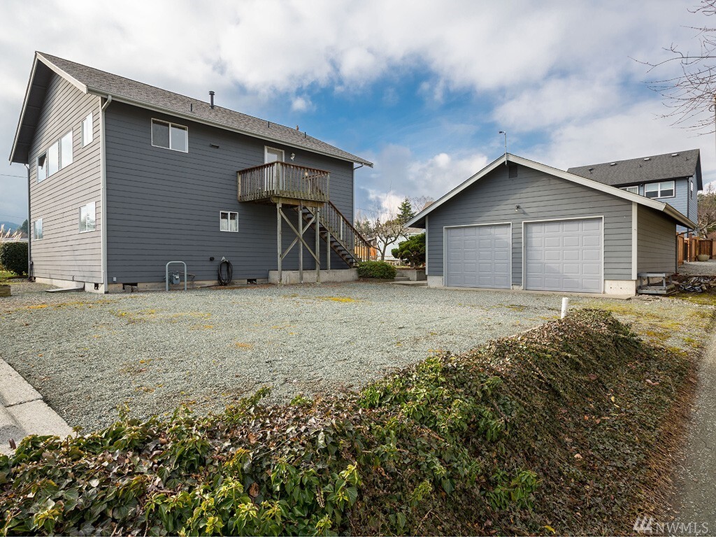 Property Photo: 1406 30th St WA 98221