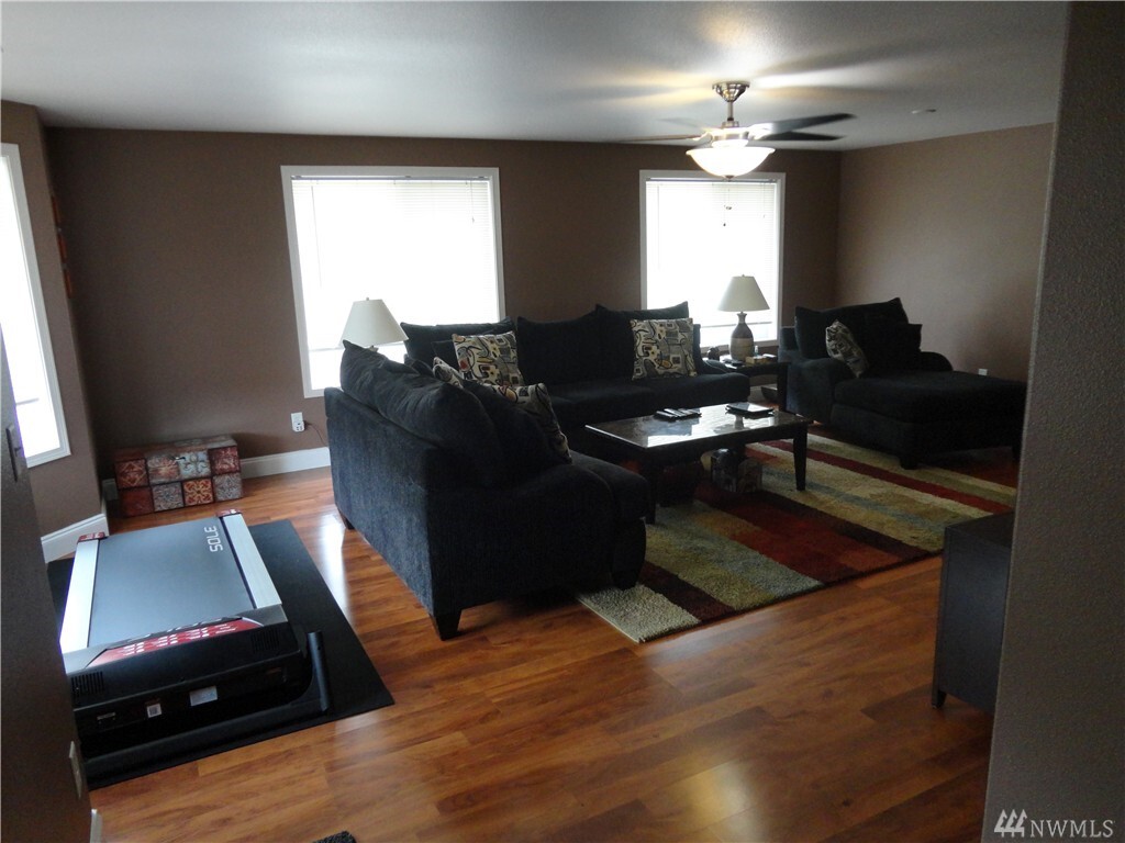 Property Photo: 2013 S Allen Ave WA 98837