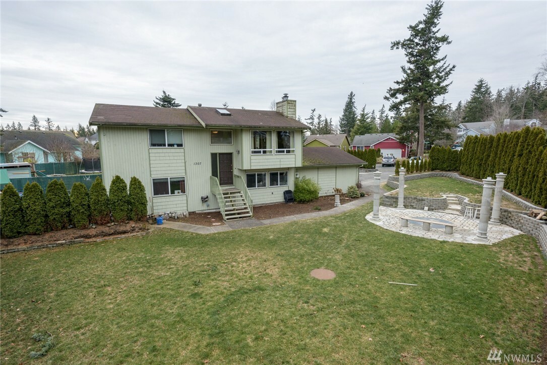 Property Photo:  1307 Lahti Dr  WA 98226 