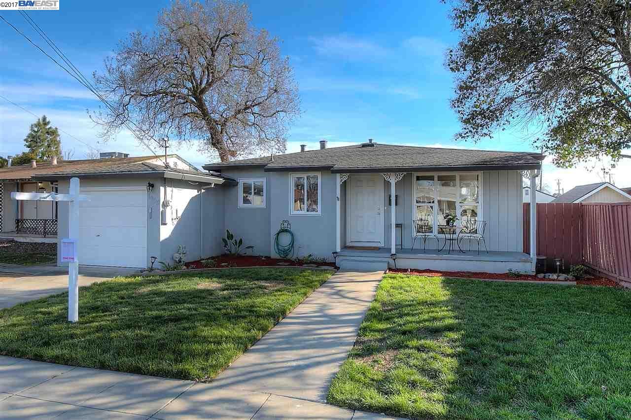 Property Photo:  1055 Locust St  CA 94551 