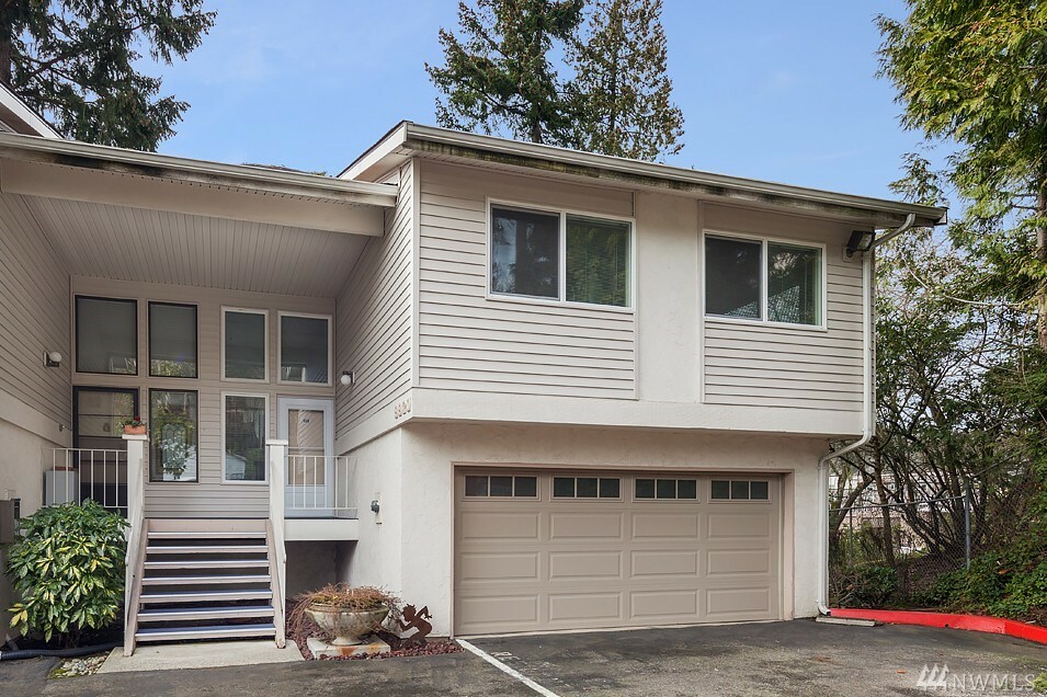 Property Photo:  9920 NE 116th St 204  WA 98034 