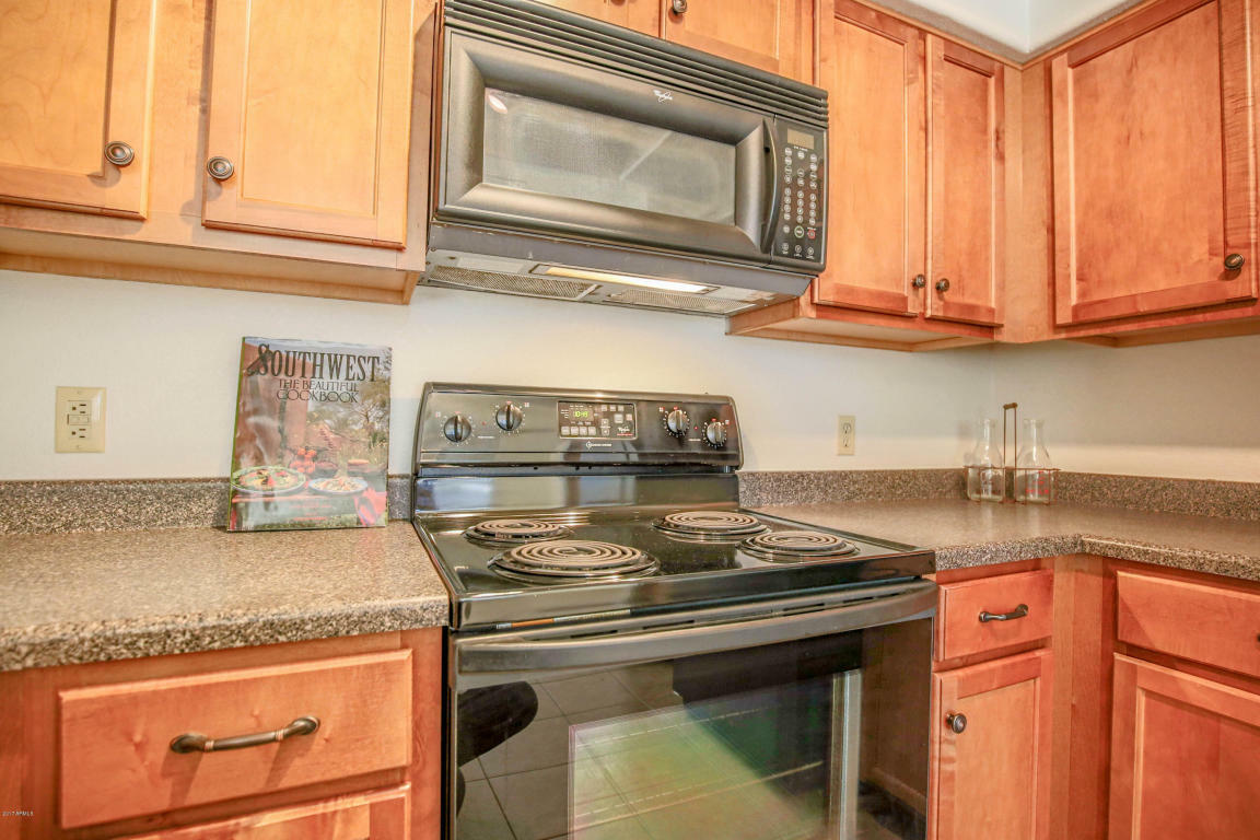 Property Photo:  750 E Northern Avenue 2045  AZ 85020 