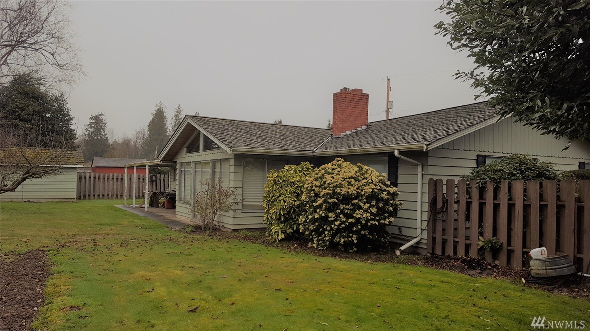 Property Photo: 21219 Plaza Dr WA 98284