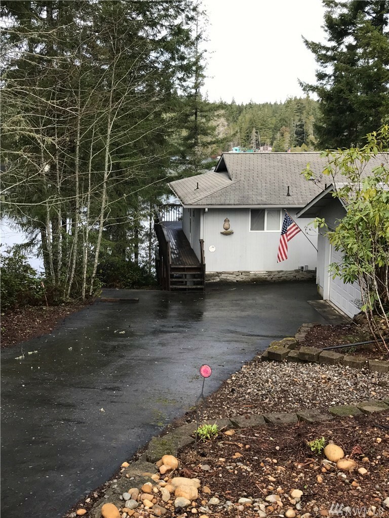 Property Photo:  281 NE Lakeshore Dr S  WA 98588 