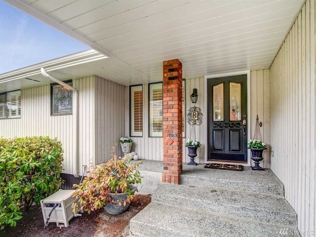 Property Photo:  1711 England Ave  WA 98203 