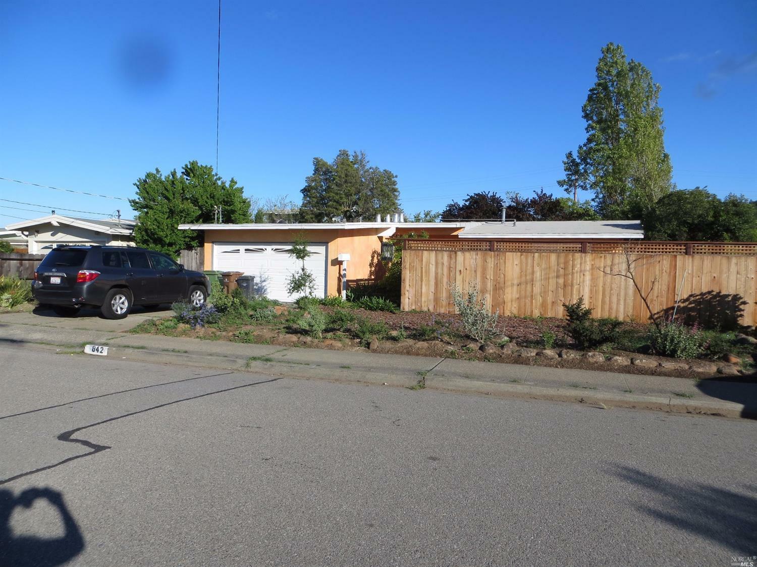 Property Photo:  842 Rincon Way  CA 94903 