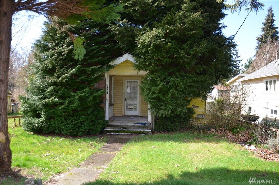 Property Photo:  6821 Ravenna Ave NE  WA 98115 