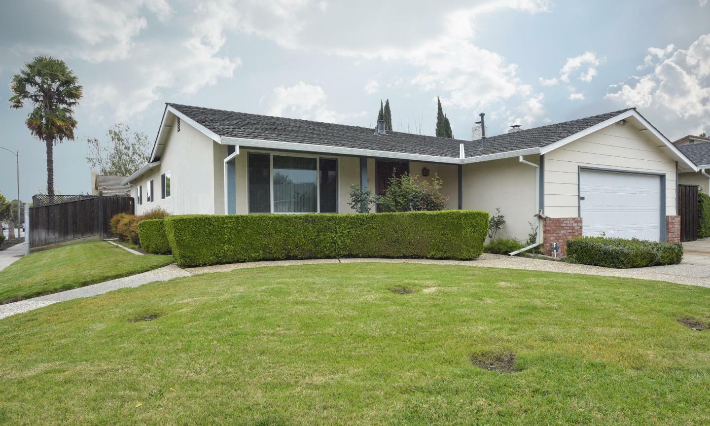 Property Photo:  223 Martinvale Lane  CA 95119 