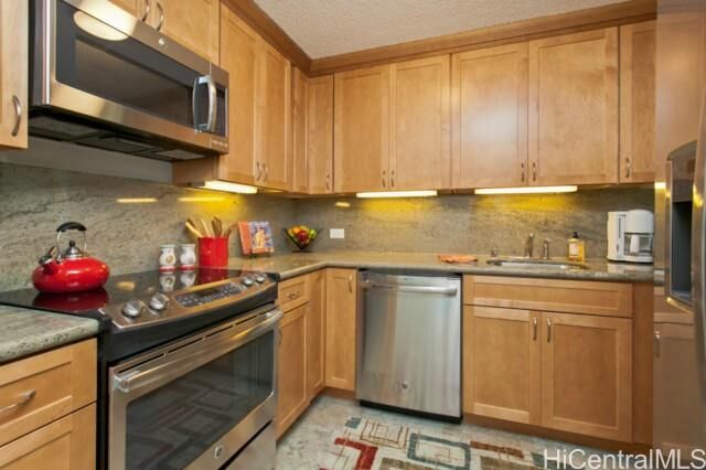 Property Photo:  2575 Kuhio Avenue 1402  HI 96815 