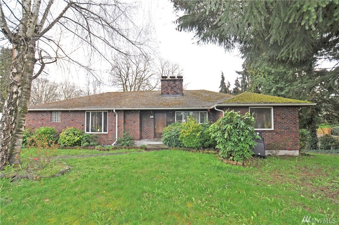 Property Photo:  8409 Bridgeport Wy W  WA 98499 