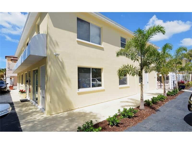 Property Photo:  700 W Venice Avenue 204  FL 34285 