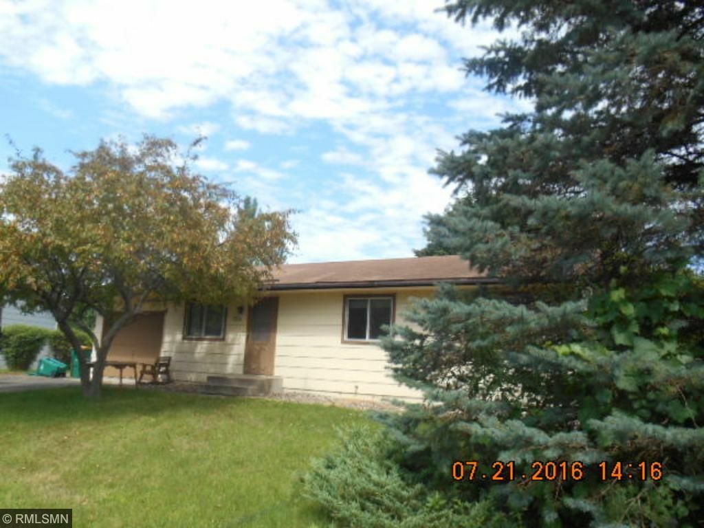 Property Photo:  1504 3rd Avenue S  MN 55313 