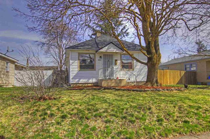 4808 N Madison St  Spokane WA 99205-5338 photo