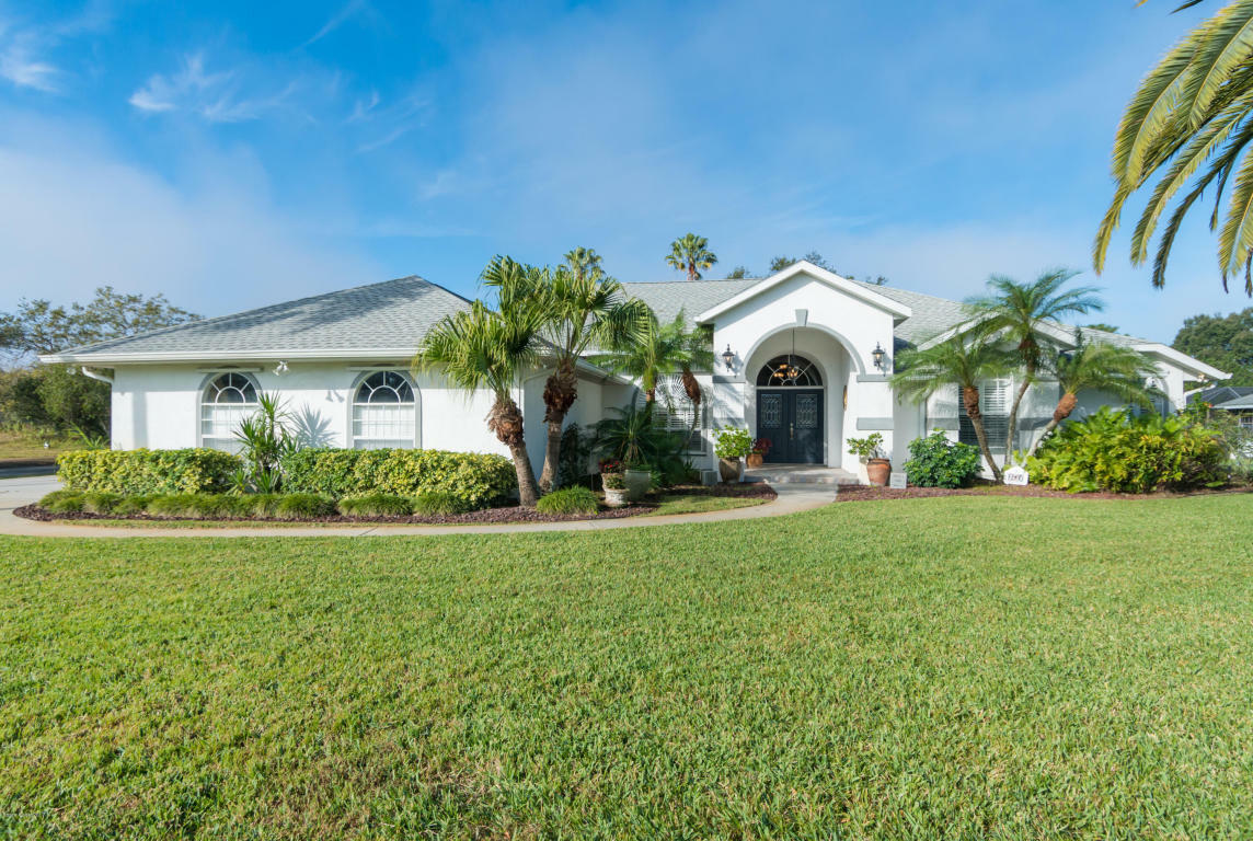 Property Photo:  810 Champions Drive NE  FL 32905 