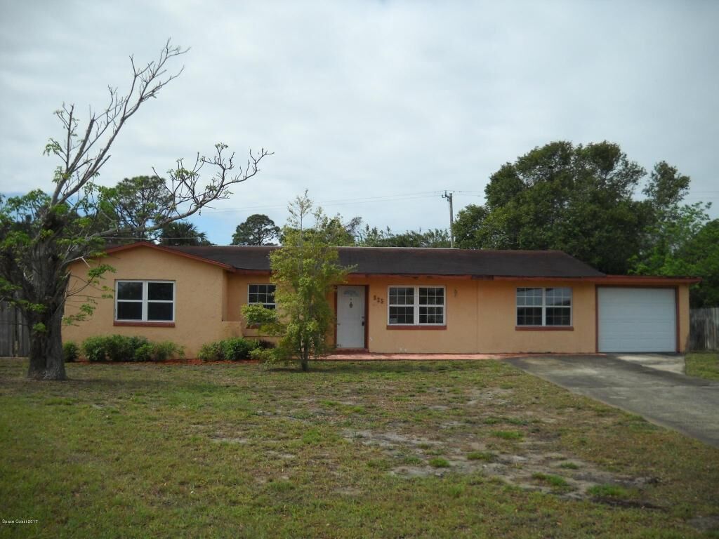 Property Photo:  925 Arabella Lane  FL 32927 