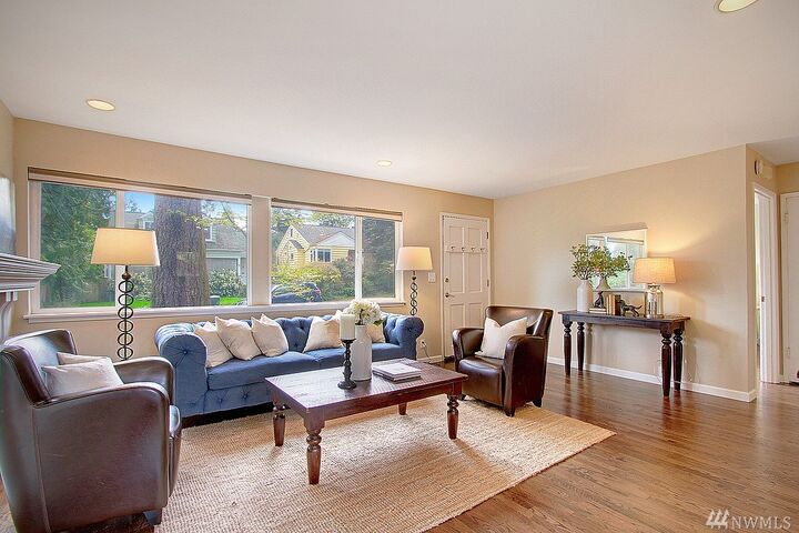 Property Photo:  1246 NE 91st St  WA 98115 