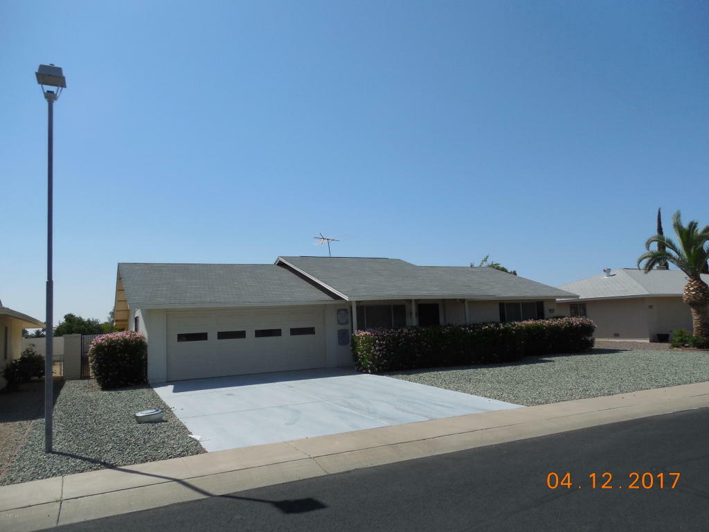 Property Photo: 19418 N Lake Forest Drive N AZ 85373