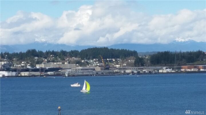 320 Farragut Ave N  Port Orchard WA 98366 photo