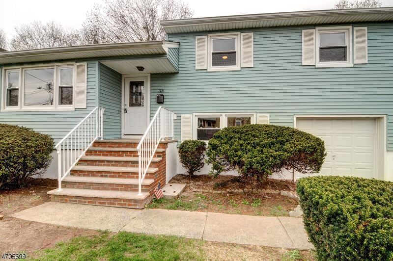 Property Photo:  1721 Wolbert Ter  NJ 07083 