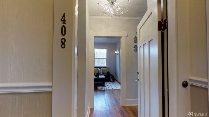 Property Photo:  214 Summit Ave E 408  WA 98102 