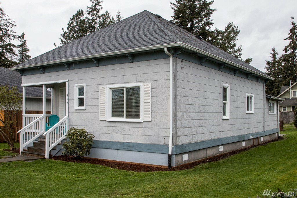 Property Photo:  514 D St  WA 98230 