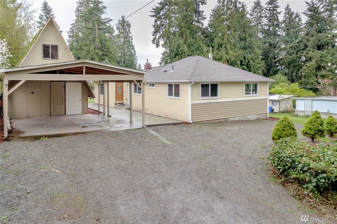 Property Photo:  1502 13th Ave  WA 98354 