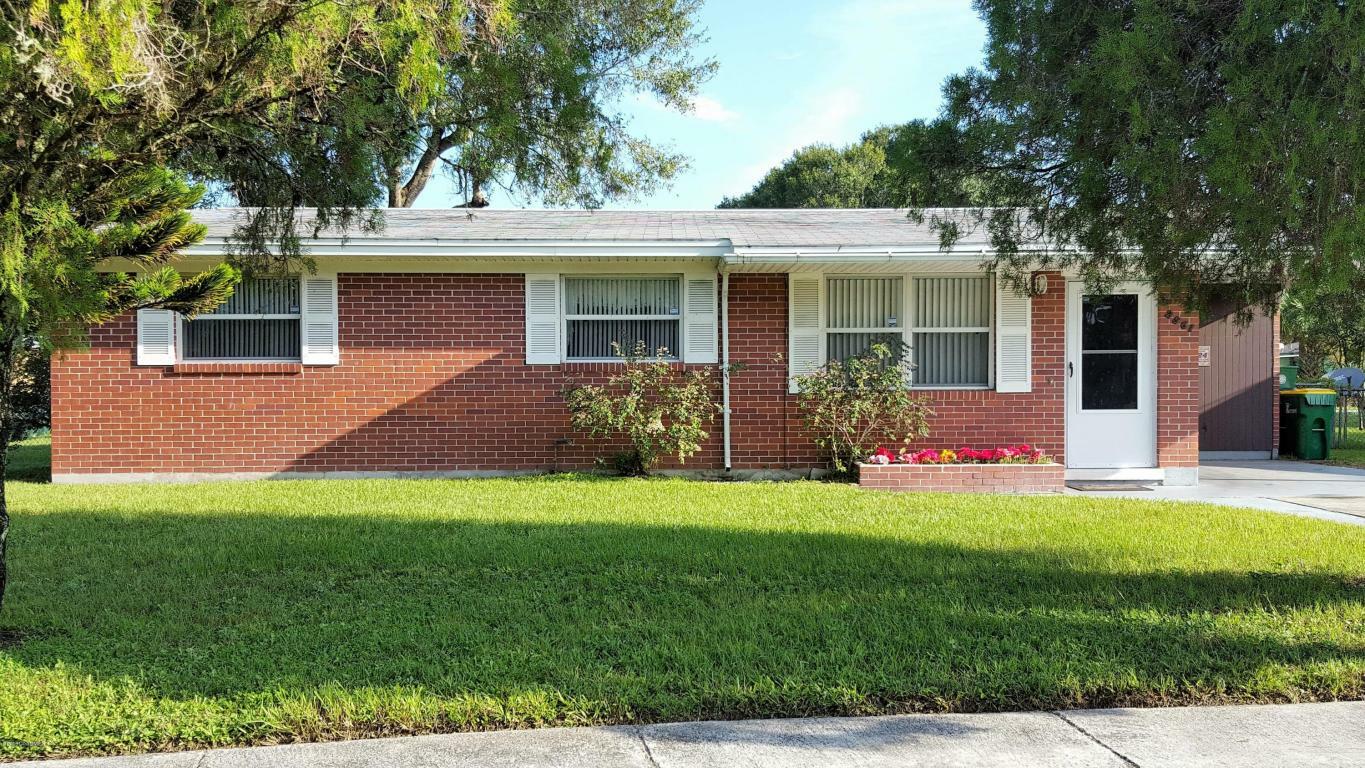 Property Photo:  2561 Stratford Drive  FL 32926 