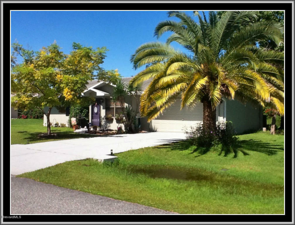 Property Photo: 2163 NE Oaklyn Street FL 32907