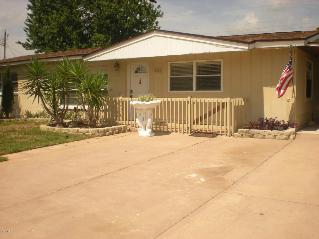 Property Photo:  432 Oakridge Avenue  FL 32927 