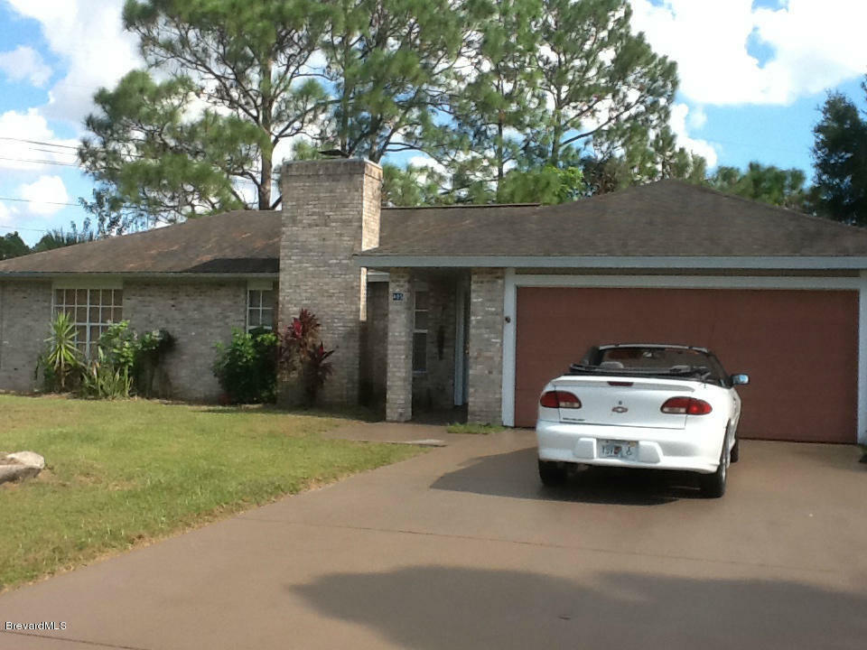 Property Photo:  405 Cheretta Court  FL 32907 