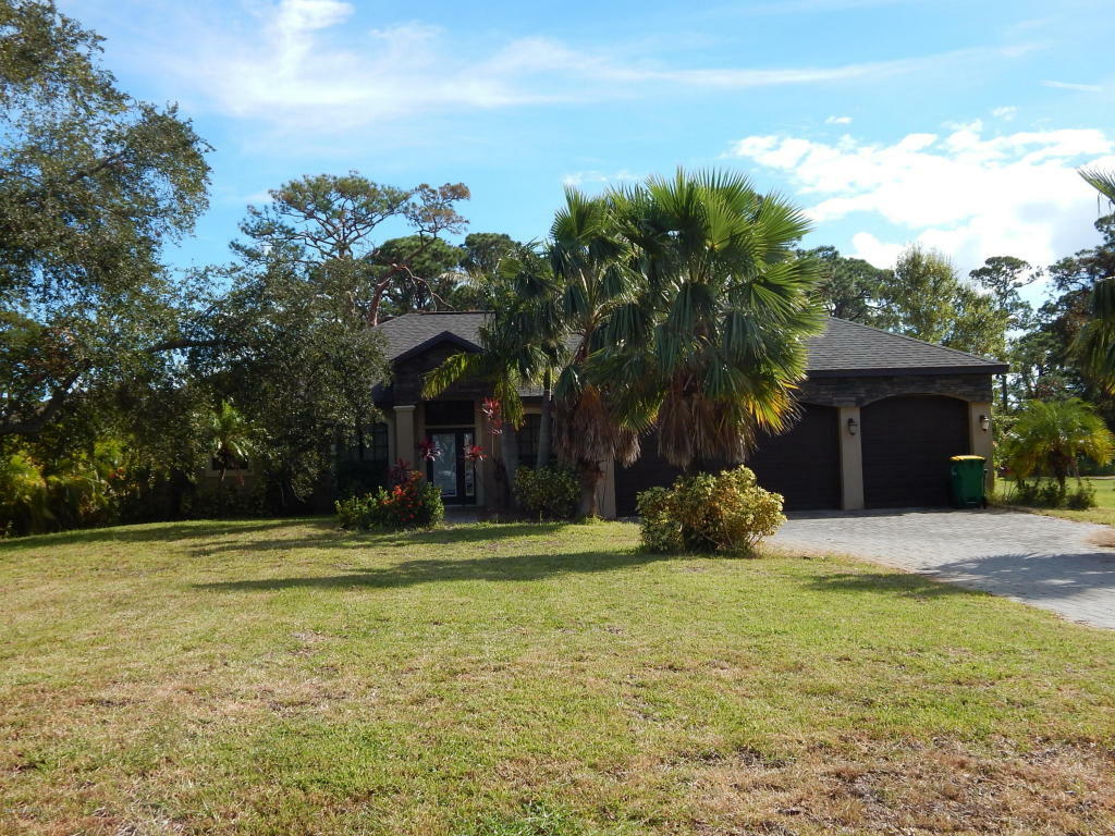 Property Photo:  1608 Newfound Harbor Drive  FL 32952 