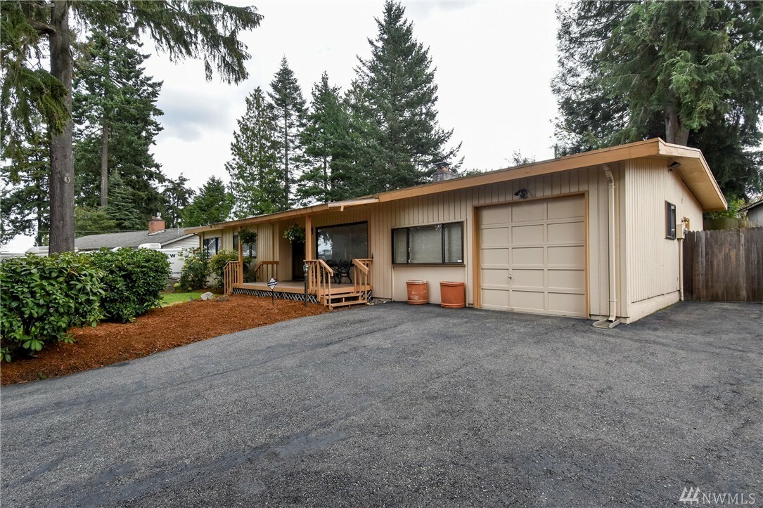 Property Photo:  29932 5th Ave SW  WA 98023 