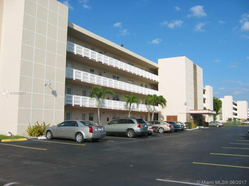 Property Photo: 205 SE 11th Ter 406 FL 33004