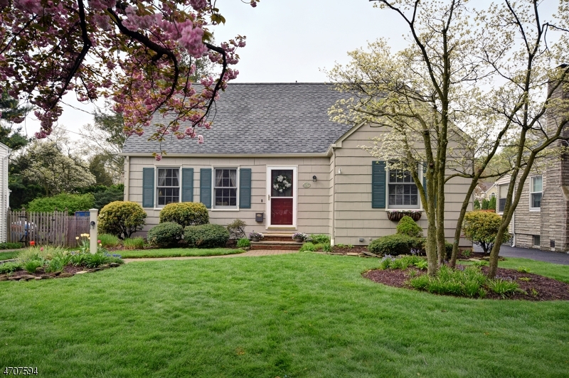 Property Photo:  15 Valemont Way  NJ 07901 