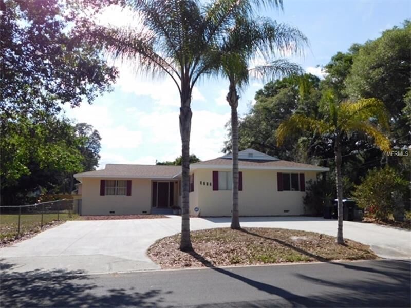 Property Photo: 3712 Summer Haven Lane FL 32703