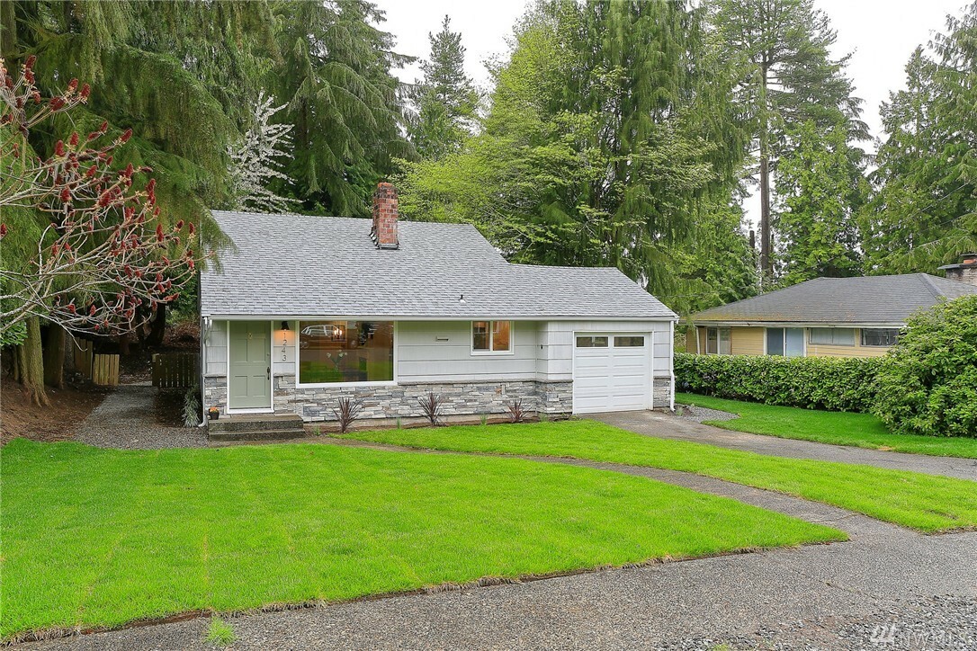 Property Photo:  1243 NE 168th St  WA 98155 