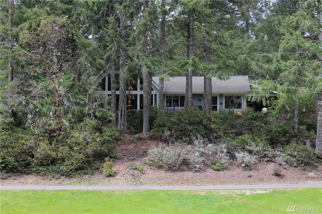 Property Photo: 271 E Michelle Dr WA 98592