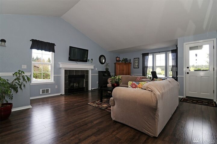 Property Photo:  23232 27th Ave SE  WA 98021 